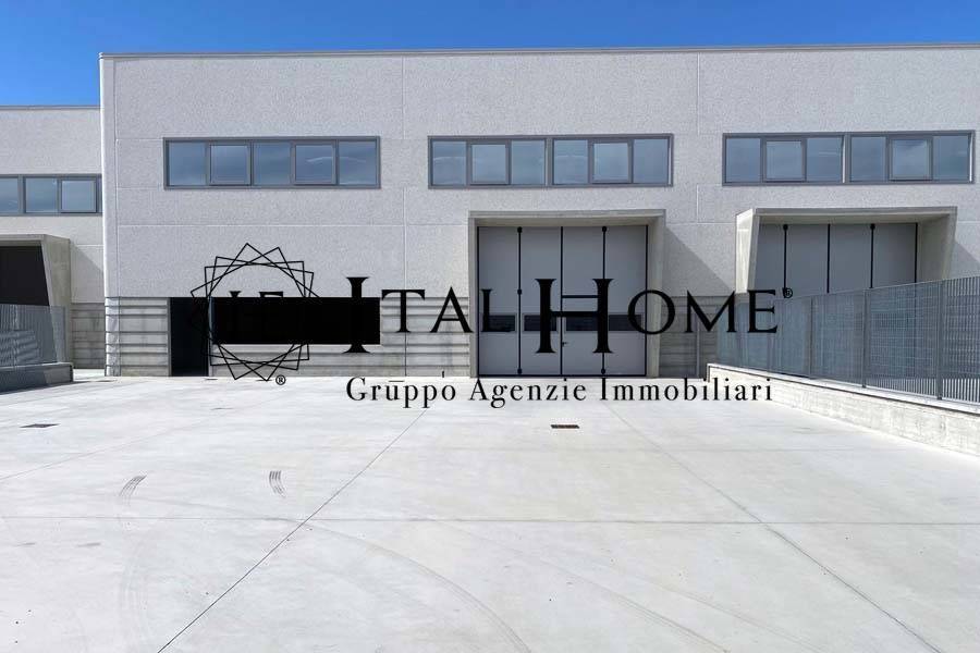 locale commerciale in vendita ad Airuno