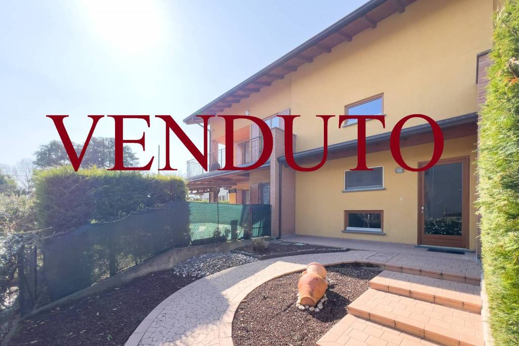 appartamento in vendita ad Airuno