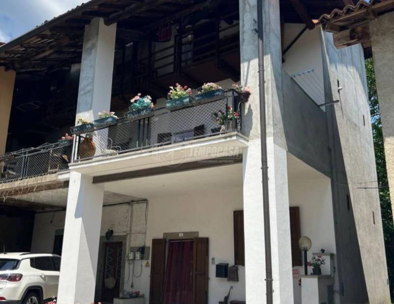 casa indipendente in vendita ad Airuno