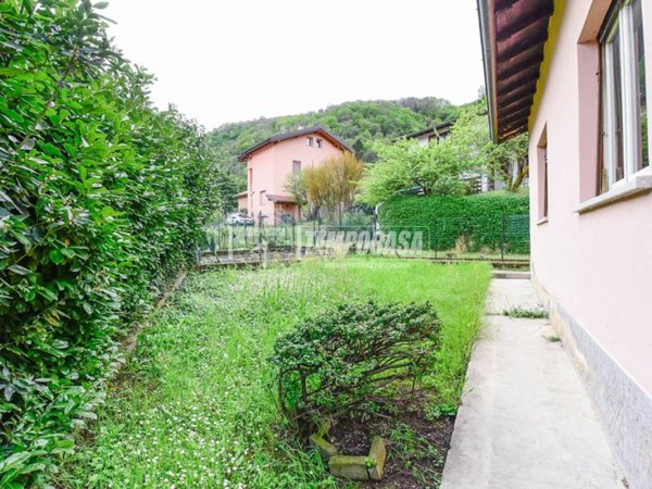 casa indipendente in vendita ad Airuno
