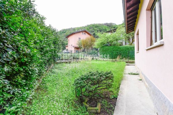 casa indipendente in vendita ad Airuno