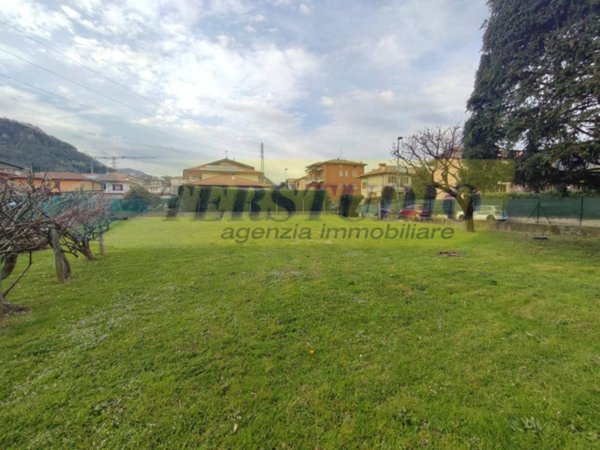 casa indipendente in vendita ad Airuno
