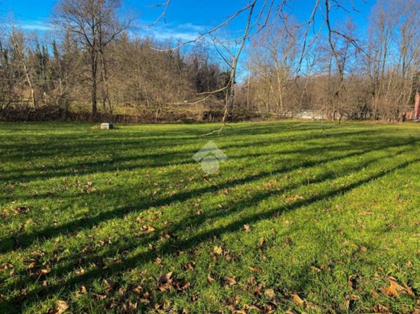 terreno edificabile in vendita ad Airuno