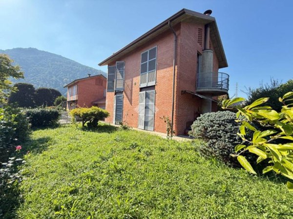 casa indipendente in vendita ad Airuno