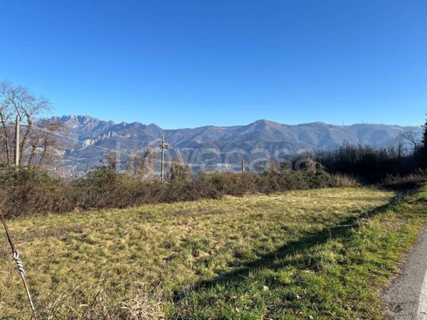 terreno agricolo in vendita ad Airuno in zona Aizurro