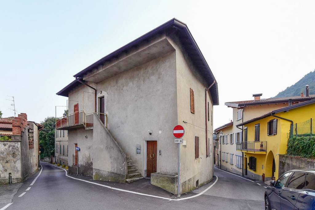 casa indipendente in vendita ad Airuno