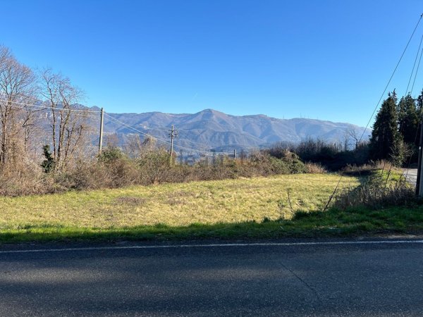 terreno agricolo in vendita ad Airuno in zona Aizurro