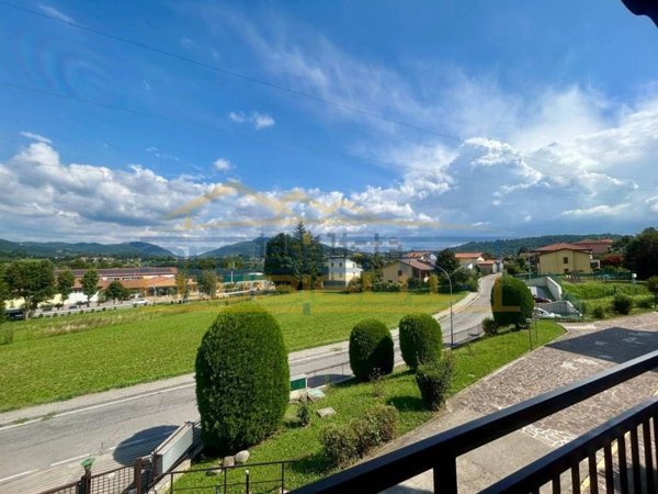 appartamento in vendita ad Airuno