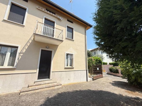 casa indipendente in vendita ad Airuno