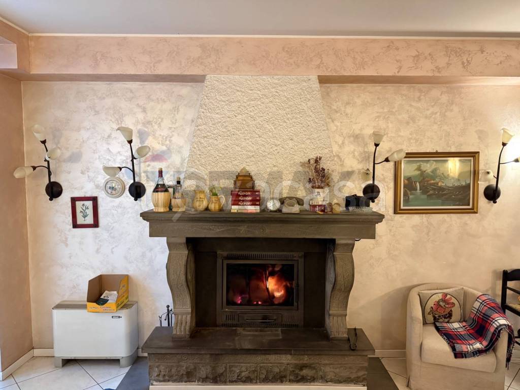 negozio in vendita ad Airuno