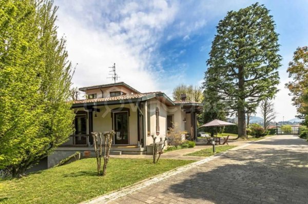 casa indipendente in vendita ad Airuno