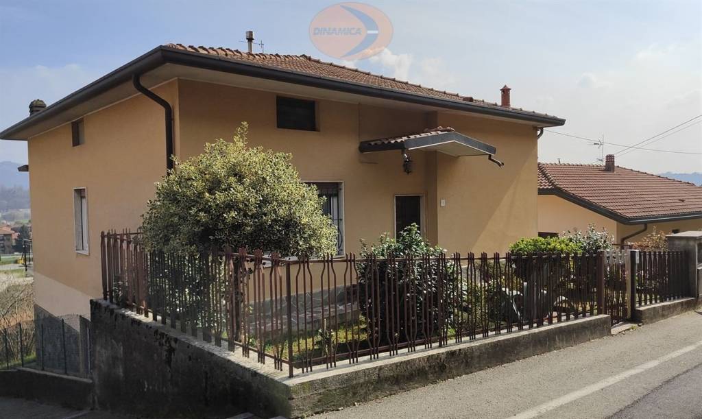 casa indipendente in vendita ad Airuno