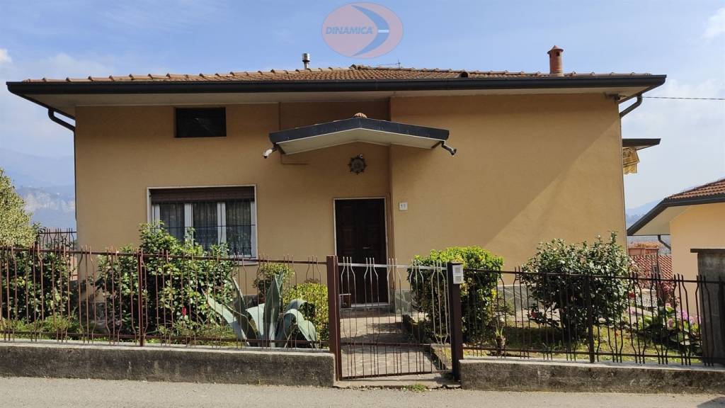 casa indipendente in vendita ad Airuno