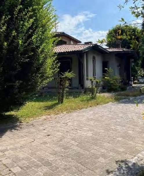 casa indipendente in vendita ad Airuno