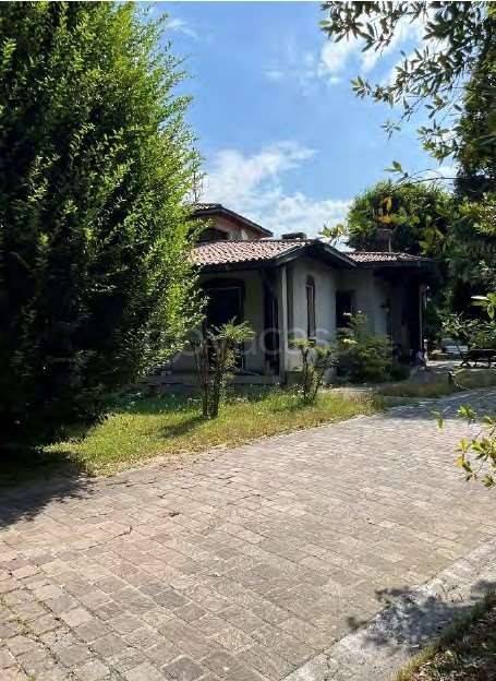 casa indipendente in vendita ad Airuno