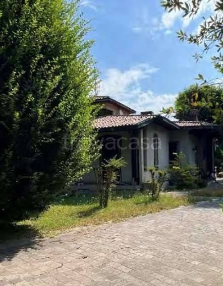 casa indipendente in vendita ad Airuno