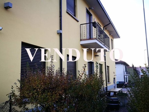 negozio in vendita ad Airuno