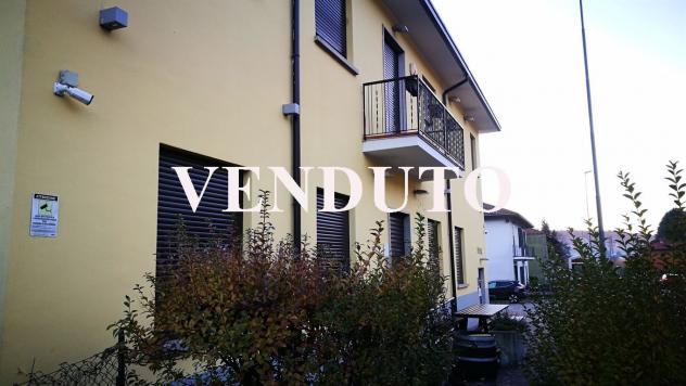 negozio in vendita ad Airuno