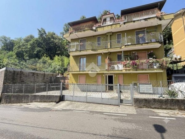 appartamento in vendita ad Airuno in zona Aizurro