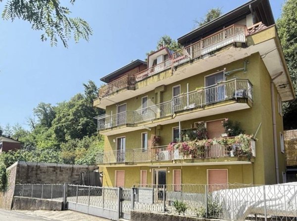 appartamento in vendita ad Airuno in zona Aizurro