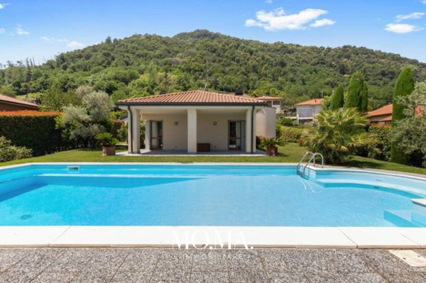casa indipendente in vendita ad Airuno