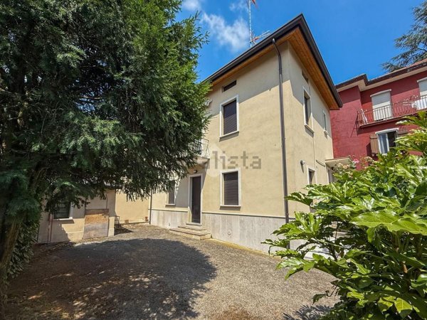 casa indipendente in vendita ad Airuno