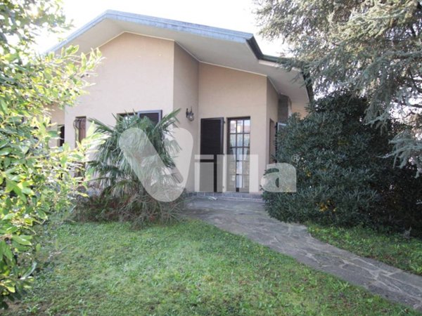 casa indipendente in vendita ad Annone di Brianza