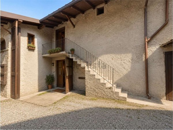 casale in vendita ad Annone di Brianza