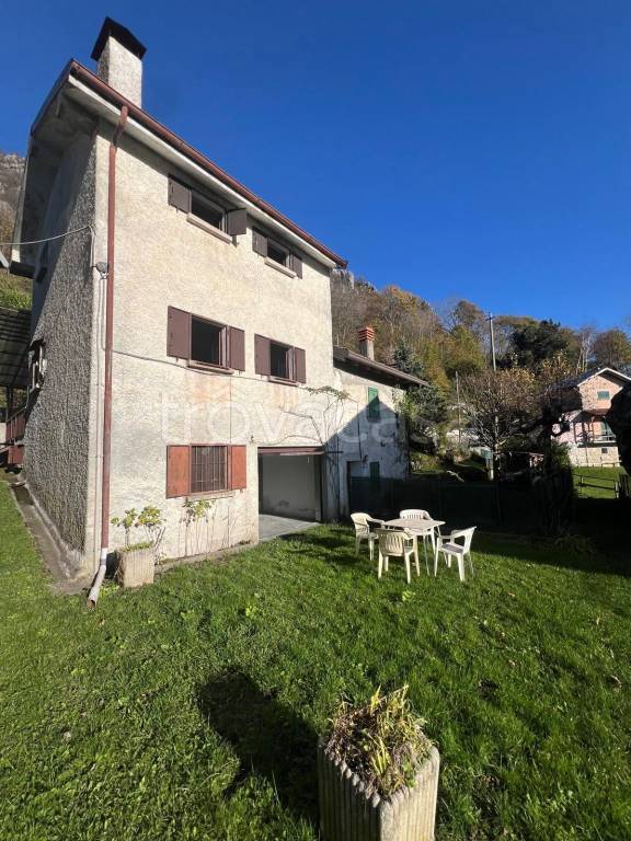 casa indipendente in vendita a Ballabio