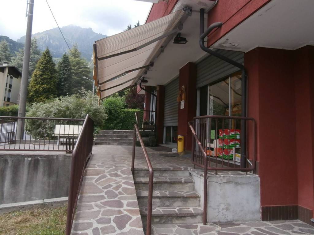 negozio in vendita a Ballabio