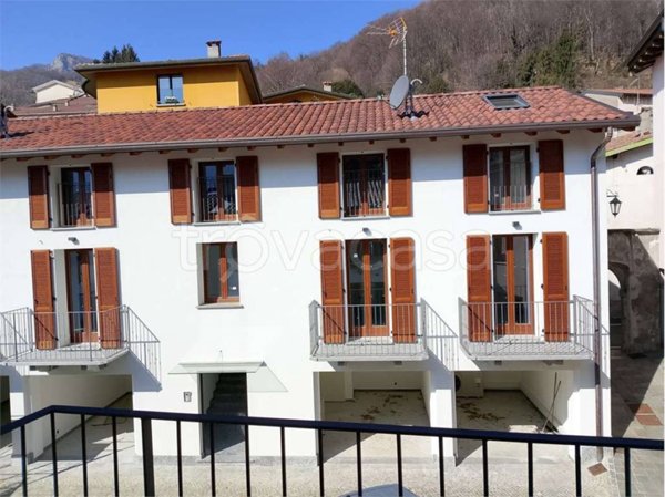 appartamento in vendita a Ballabio