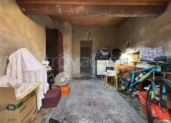 locale di sgombero in vendita a Ballabio