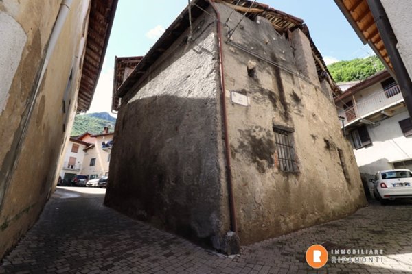 casa indipendente in vendita a Ballabio