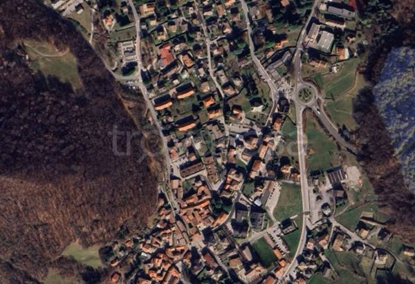 locale di sgombero in vendita a Ballabio