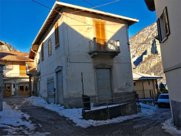 casa indipendente in vendita a Ballabio