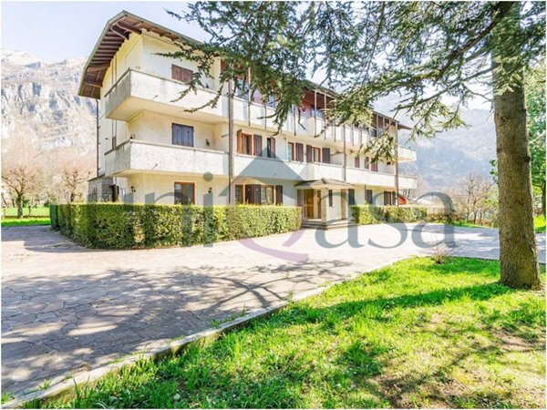 appartamento in vendita a Ballabio