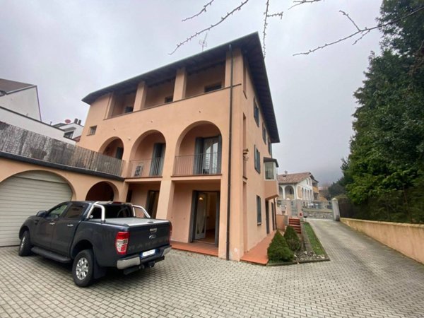 appartamento in vendita a Ballabio