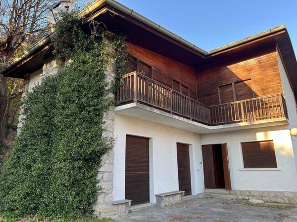 casa indipendente in vendita a Ballabio