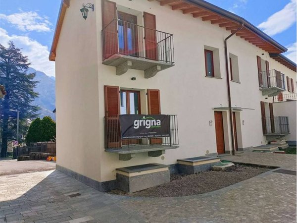 casa indipendente in vendita a Ballabio