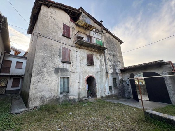 casa indipendente in vendita a Ballabio
