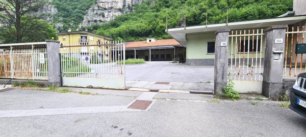 locale di sgombero in vendita a Ballabio