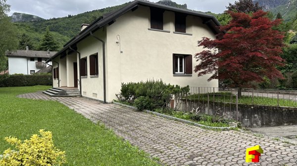 appartamento in vendita a Ballabio