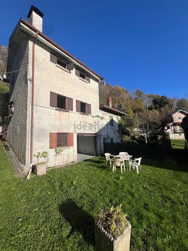 appartamento in vendita a Ballabio