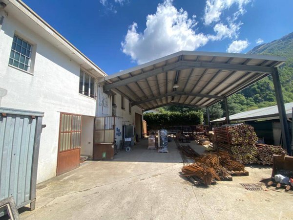 locale commerciale in vendita a Ballabio