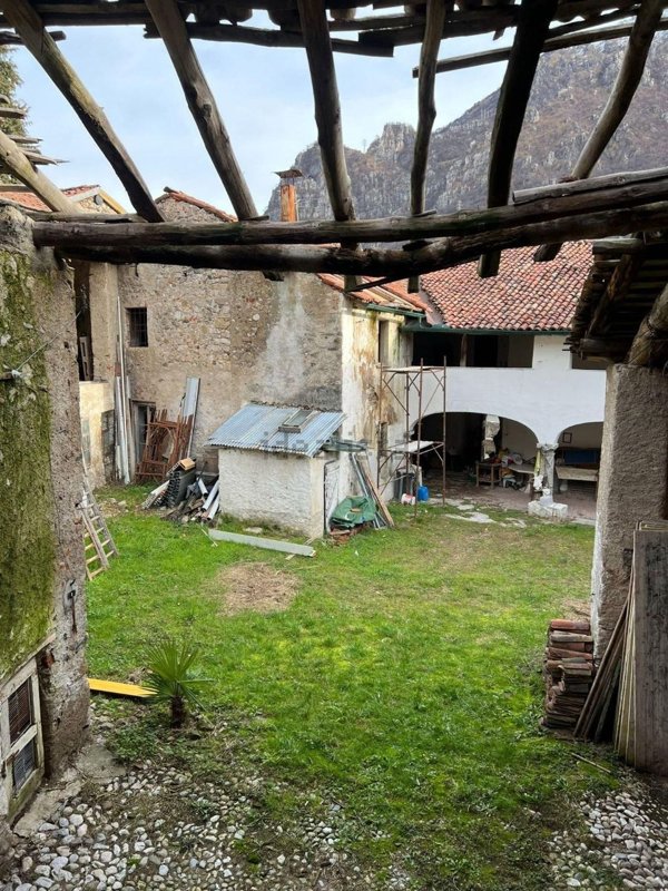 casale in vendita a Ballabio