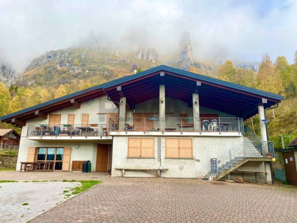 casa indipendente in vendita a Ballabio