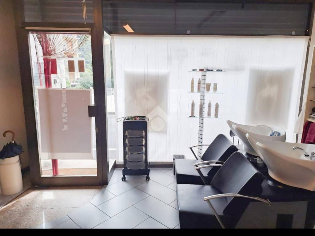 negozio in vendita a Ballabio