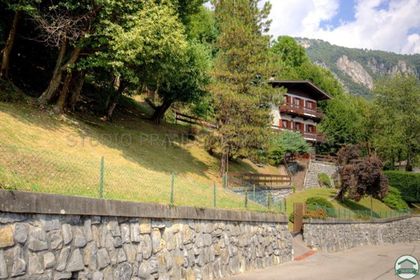 casa indipendente in vendita a Ballabio