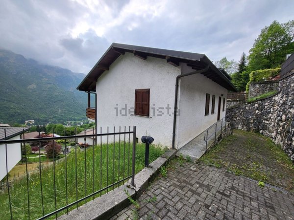 casa indipendente in vendita a Ballabio