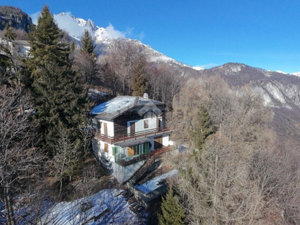 casa indipendente in vendita a Ballabio